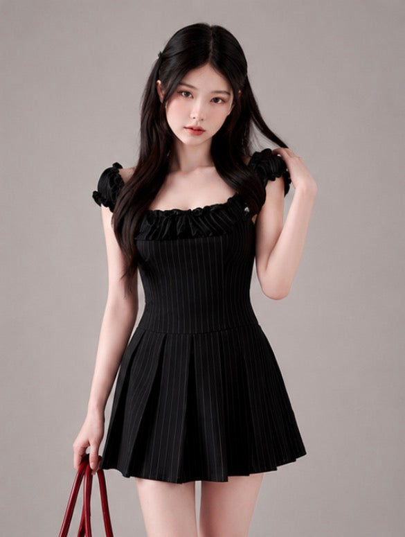 Black Pinstripe Pleated Mini Dress / ブラックピンストライププリーツミニワンピース