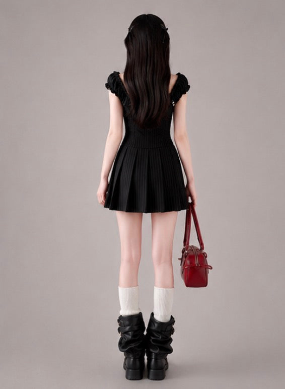 Black Pinstripe Pleated Mini Dress / ブラックピンストライププリーツミニワンピース