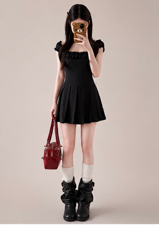 Black Pinstripe Pleated Mini Dress / ブラックピンストライププリーツミニワンピース