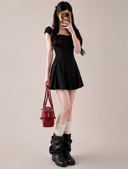 Black Pinstripe Pleated Mini Dress / ブラックピンストライププリーツミニワンピース